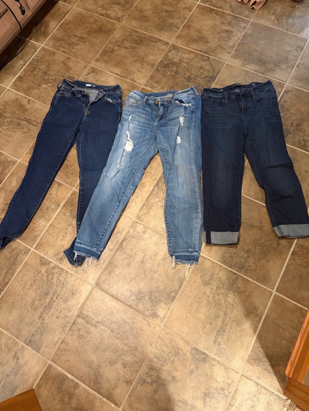 Lot of 3 jeans size 2/4. Old navy, pistols and Liverpool